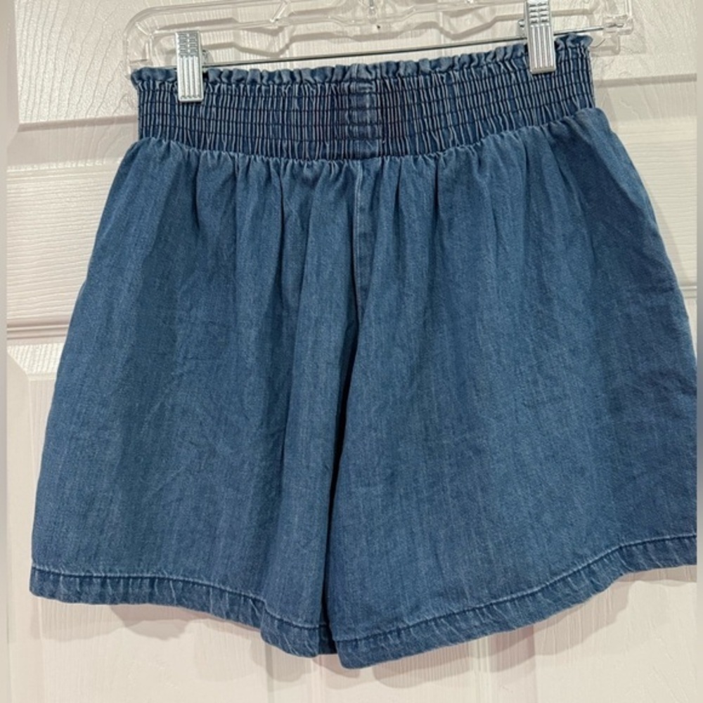 Universal Thread Shorts with pockets